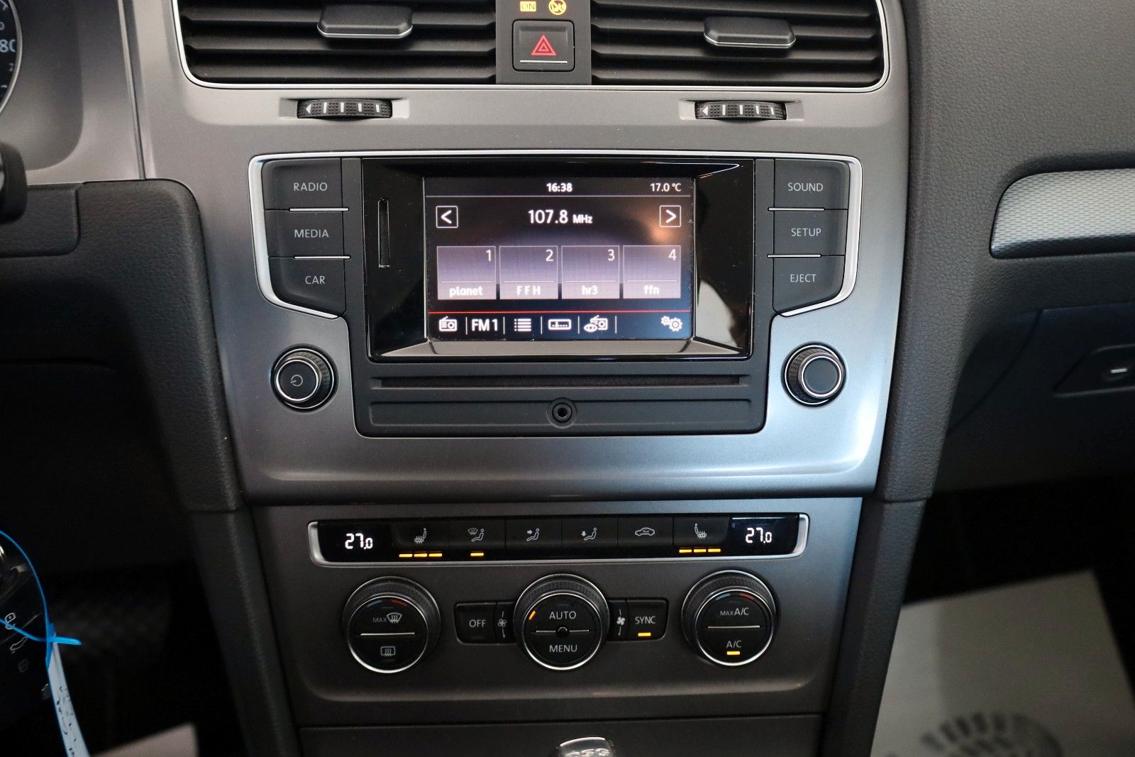 Fahrzeugabbildung Volkswagen Golf VII Lounge BMT,DSG,Park Assist, Allwetter