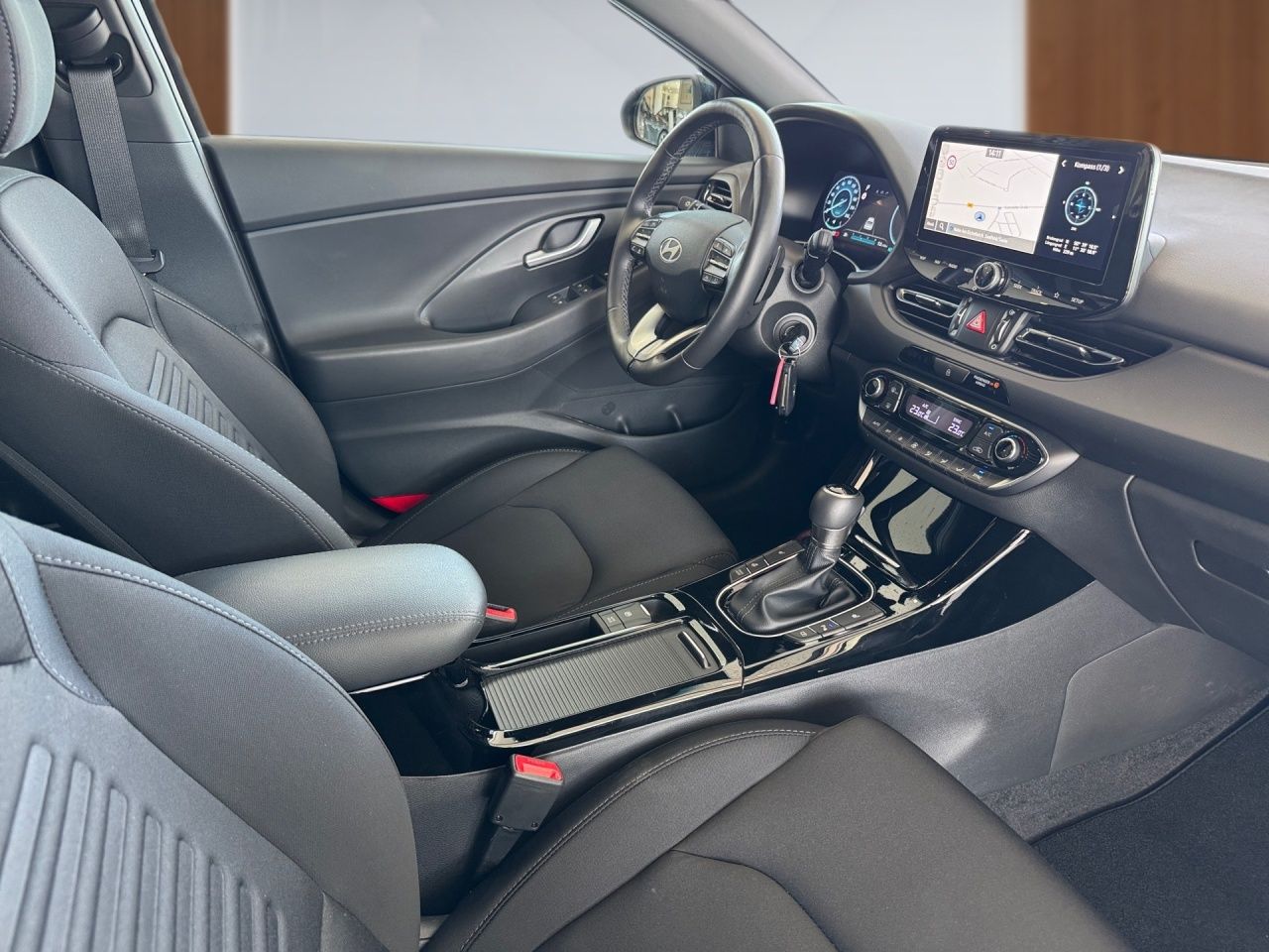Fahrzeugabbildung Hyundai i30 ADVANTAGE AUT Fernlichtass. Kam. KlimaA LED