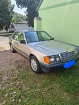 Mercedes-Benz Mercedes Benz w124  250D - Mercedes-Benz 250 mit Diesel-Antrieb: W124