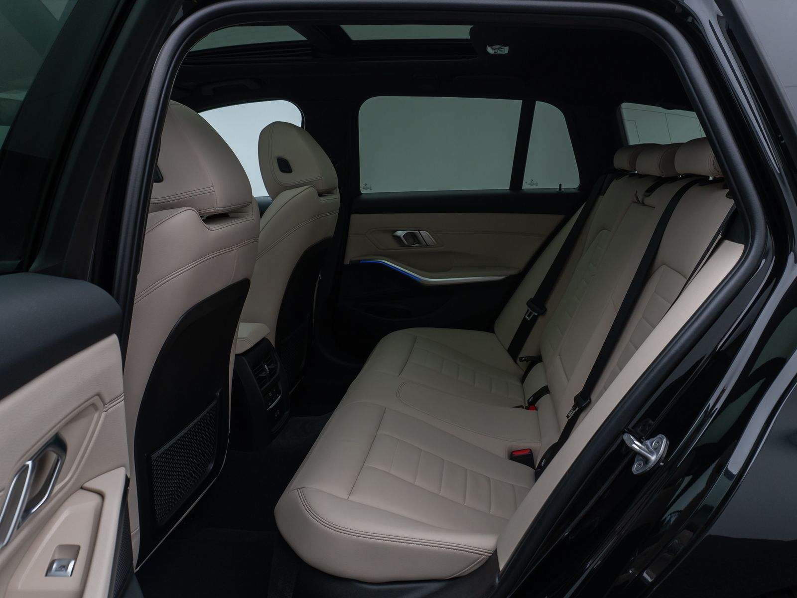 Fahrzeugabbildung BMW 320d M Sport Panorama Laser Kamera HUD DAB HiFi