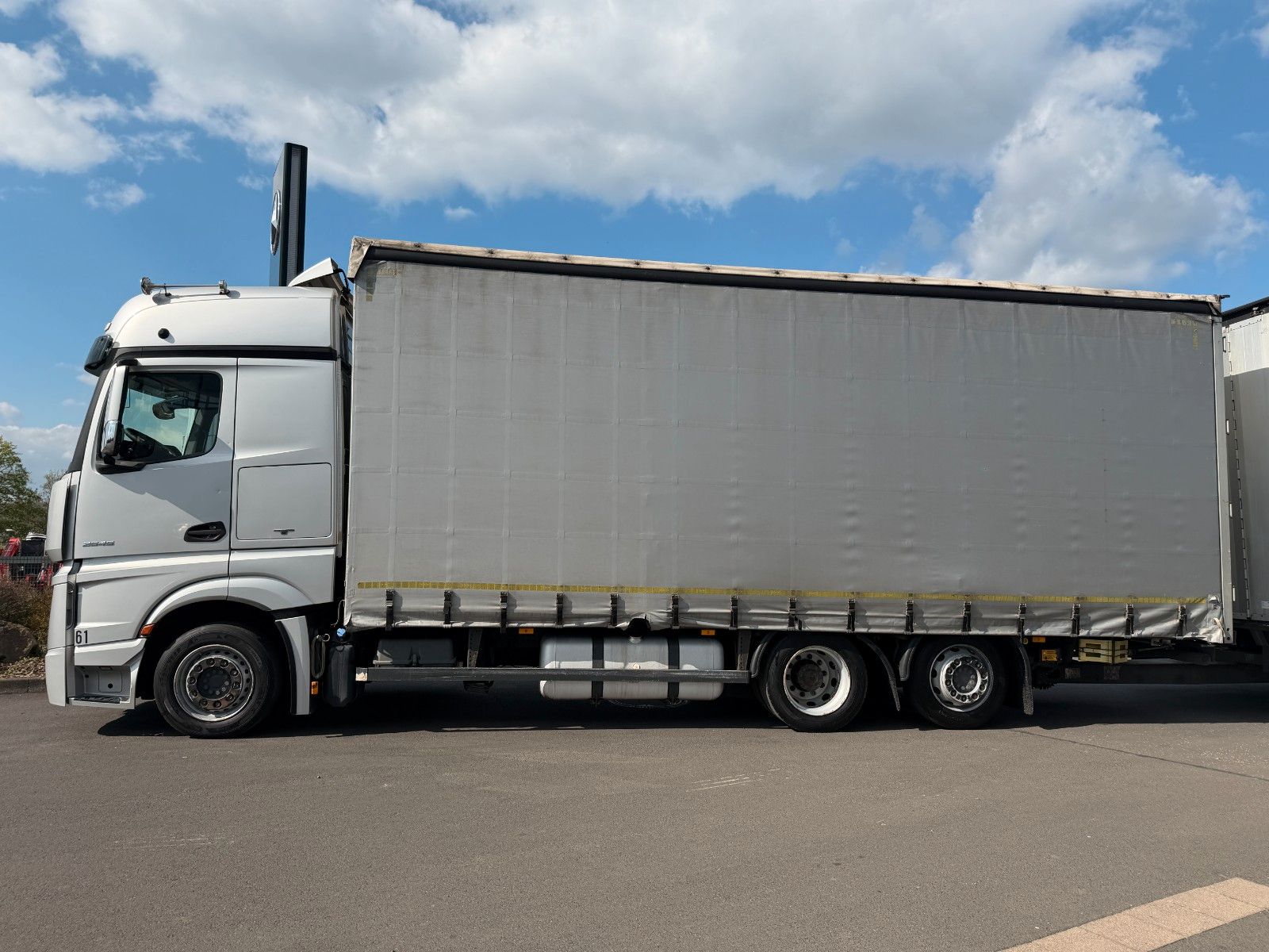 Fahrzeugabbildung Mercedes-Benz Actros 2545 L 6x2 Retarder Schiebeverdeck