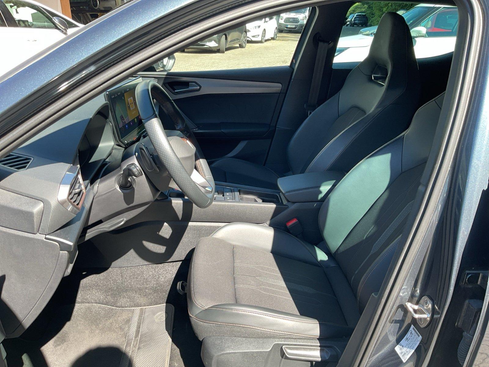Cupra Leon 2.0 TSI VZ ACC + LED + Navi + LM 19Z