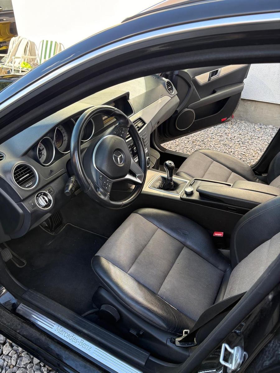Mercedes-Benz C180 2012 — photo 5