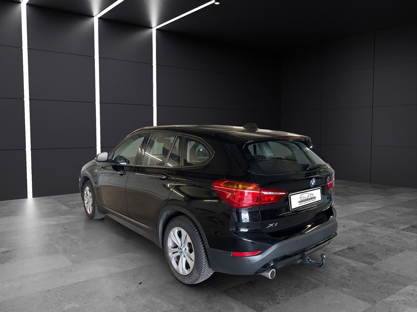 Fahrzeugabbildung BMW X1 xDrive 25 e Advantage *PDC*SitzHz*Navi*Allrad
