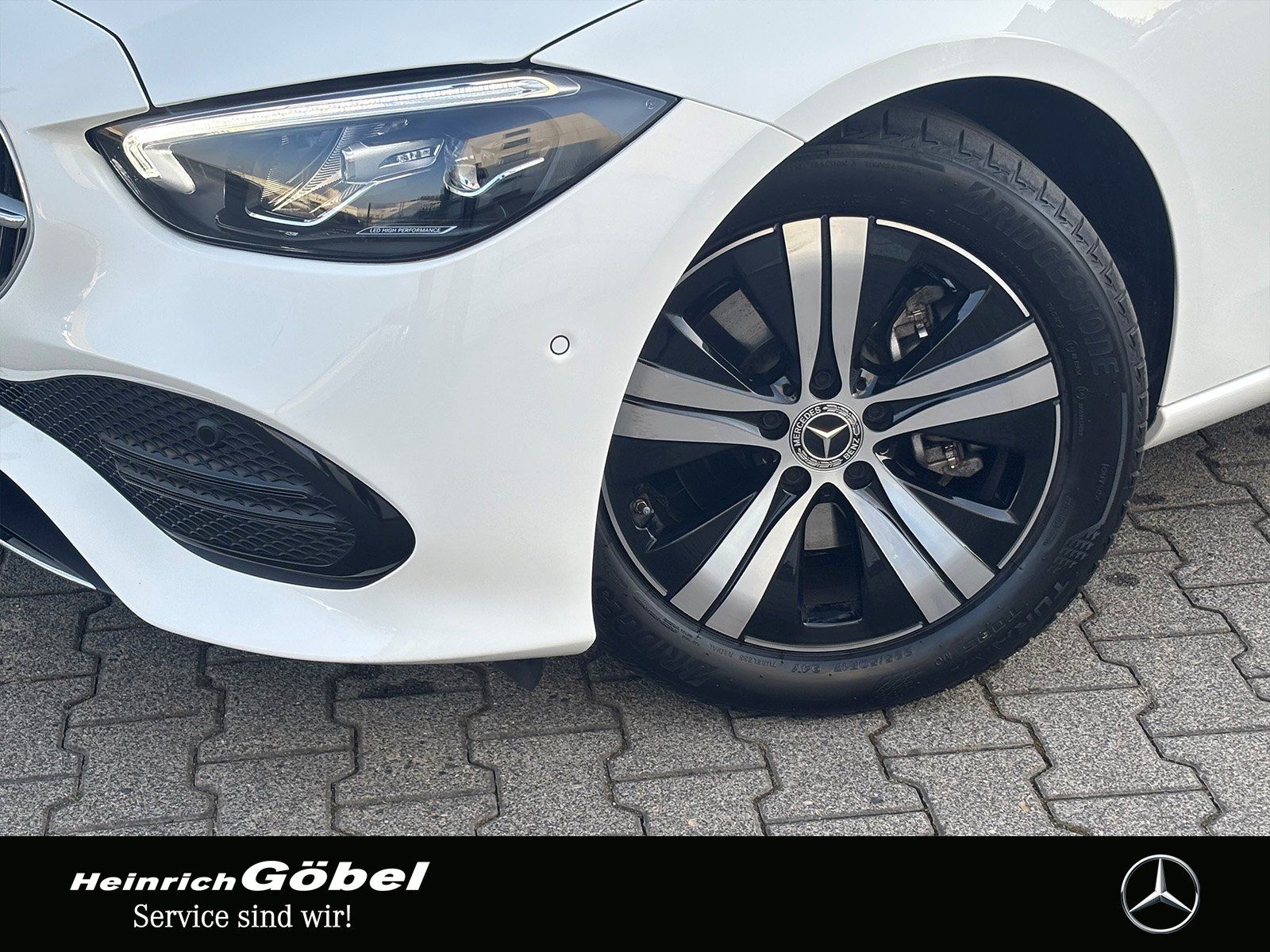 Fahrzeugabbildung Mercedes-Benz C 200 AVANTGARDE*TOTWINKEL*KAMERA*LED*SPURHALTE