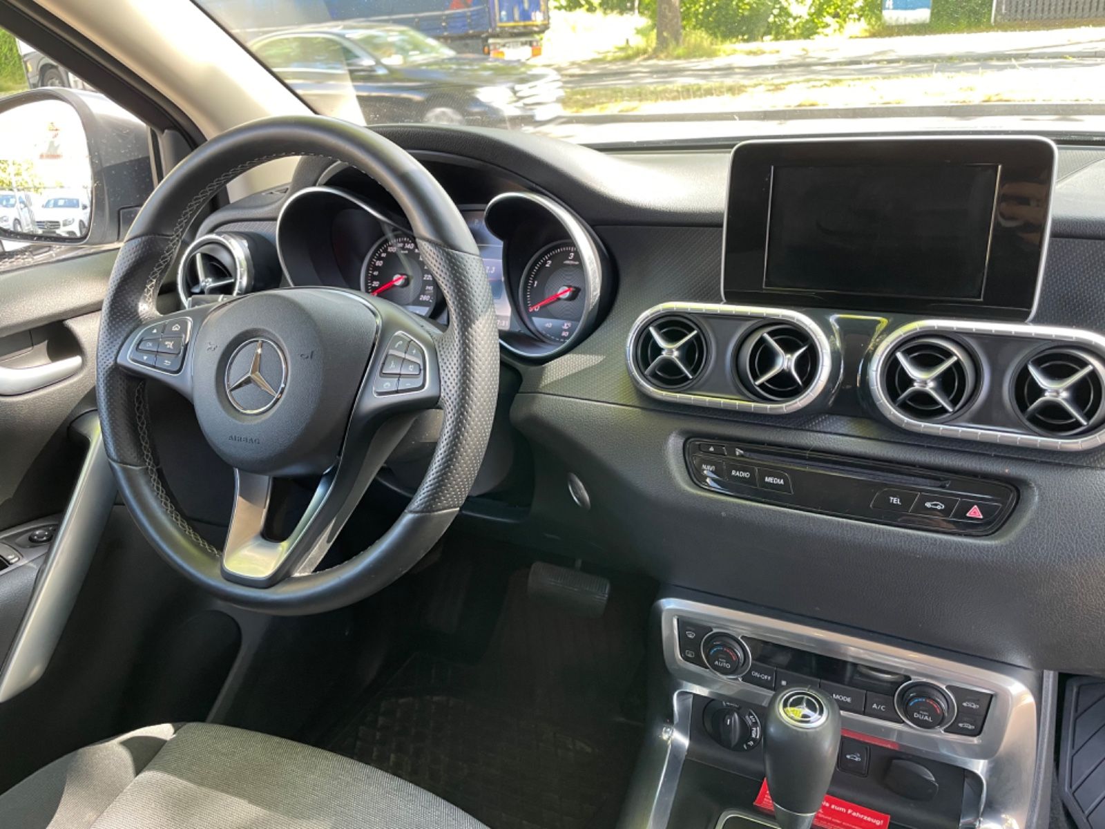 Fahrzeugabbildung Mercedes-Benz X 350d 4Matic DoKa*AluCab*Navi*4x4*Keyless*Kam*