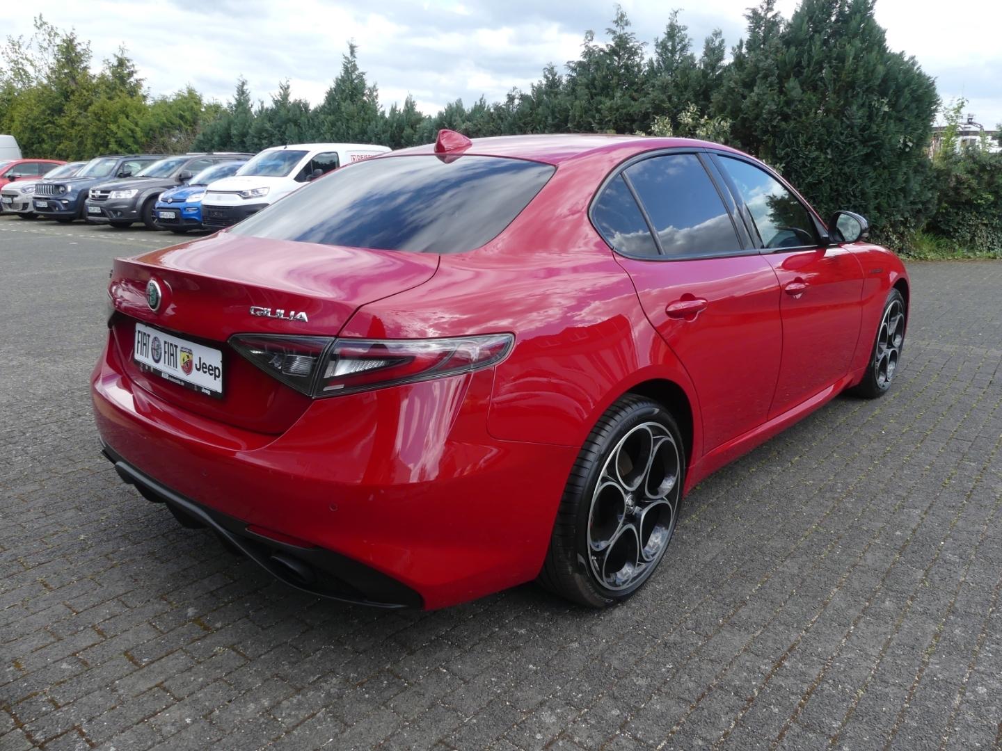 Alfa Romeo Giulia COMPETIZIONE 2.0 TURBO 16V 280 PS AT8 Q4