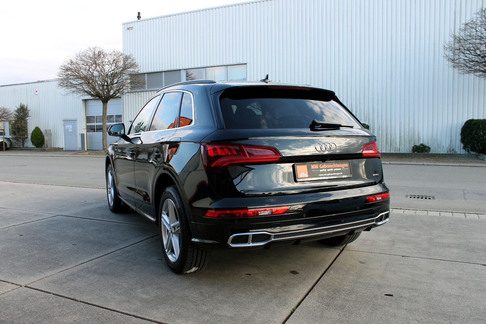 Fahrzeugabbildung Audi Q5 55 TFSI e Quattro S-Line LED SHZ KAM ACC BT