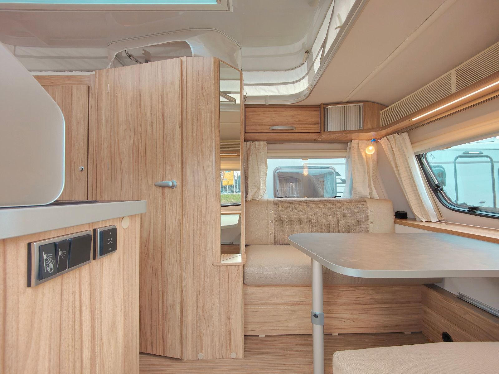 Fahrzeugabbildung HYMER / ERIBA / HYMERCAR Feeling 442 - 6.824€ Sparen!!!