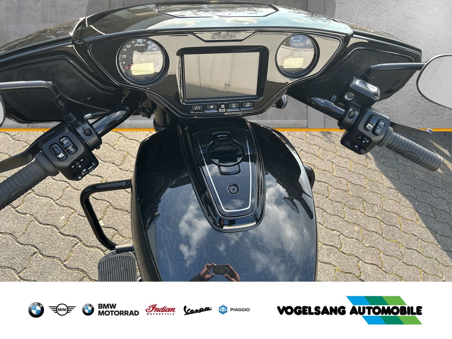 Fahrzeugabbildung Indian Chieftain Powerplus Dark Horse GPS-Navigation, L