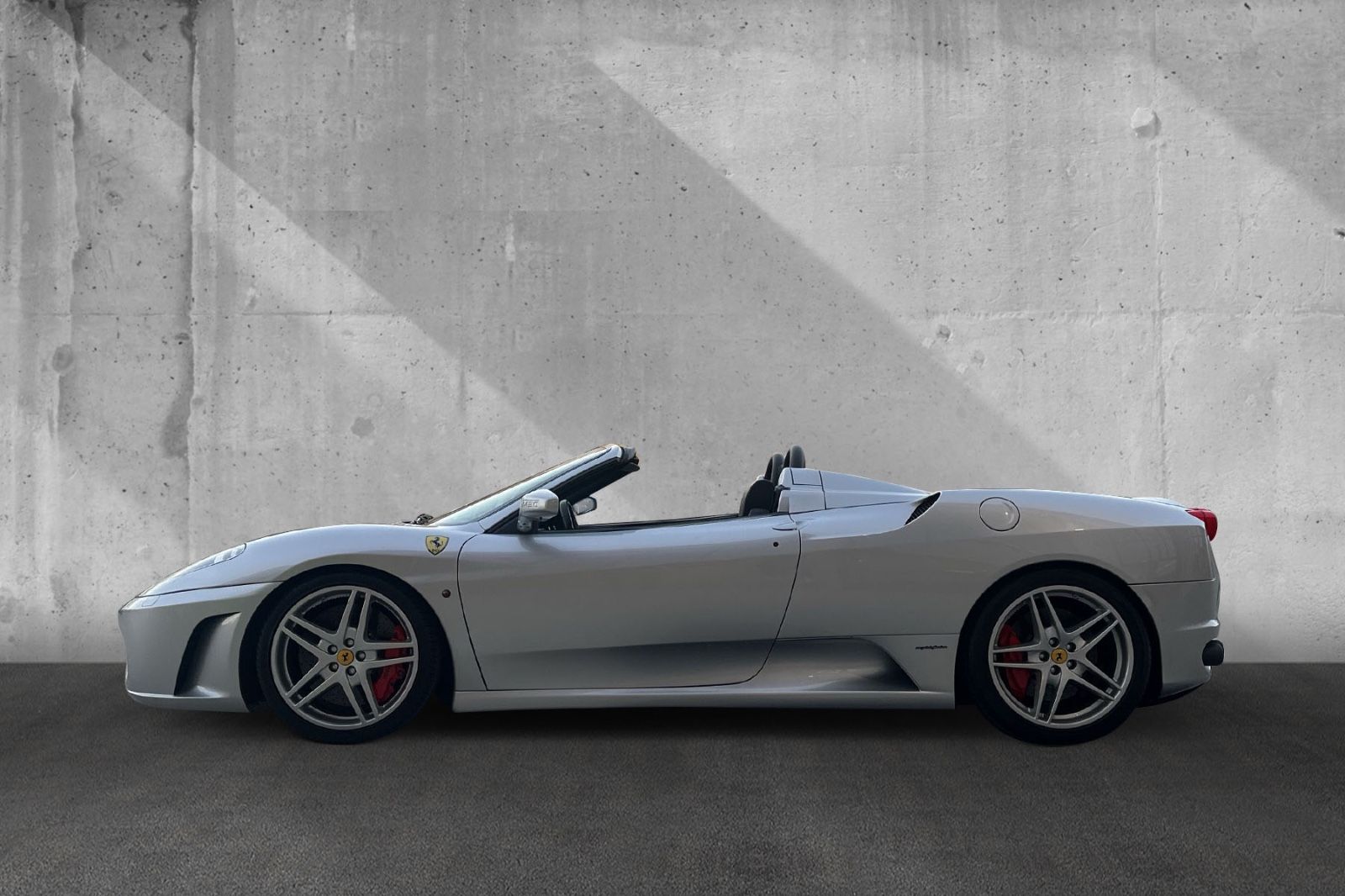 Fahrzeugabbildung Ferrari F430 Spider*PDC*Embleme*HiFi