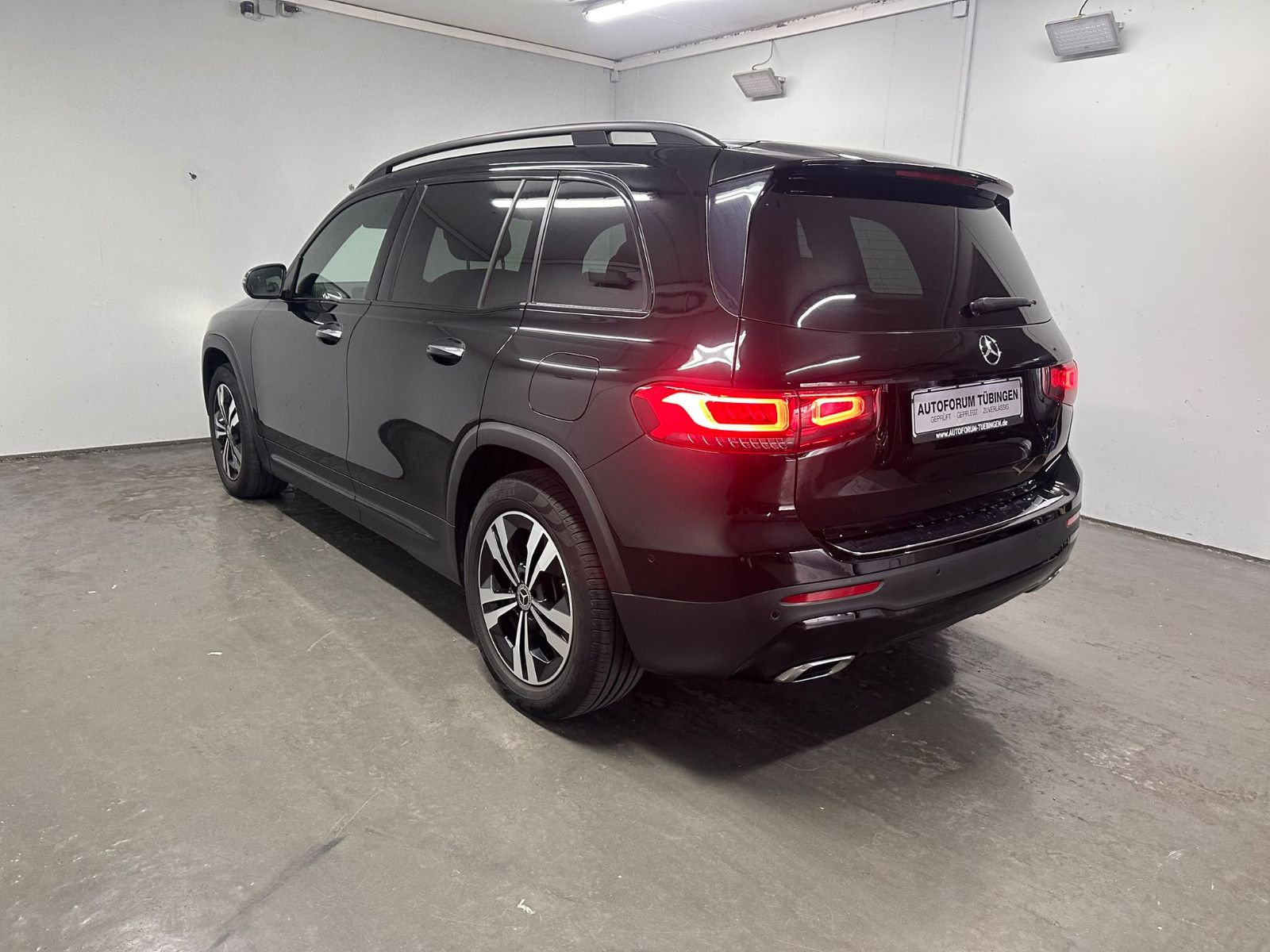 Fahrzeugabbildung Mercedes-Benz GLB 200 d 4MATIC DCT*NIGHT*AHK*KEYLESS*