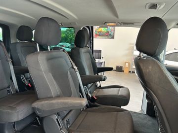 Mercedes V 220 - 8