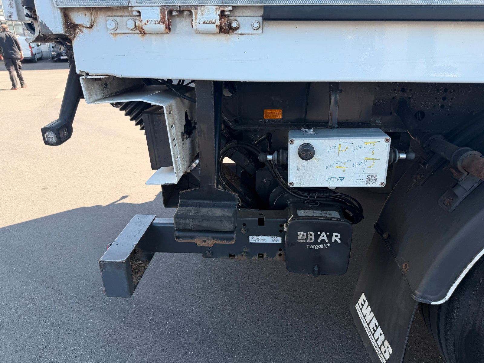 Fahrzeugabbildung Andere Ewers PRASQ 18 Schwenkwand SAF LBW BÄR 2.500kg