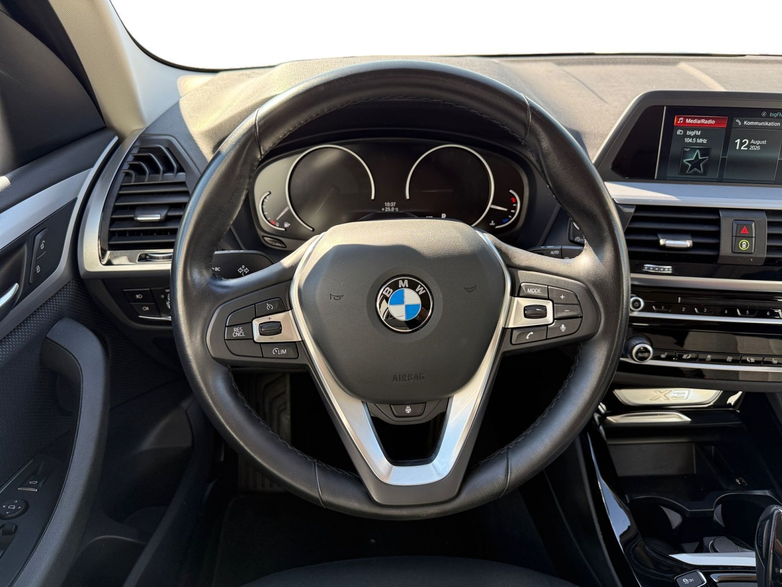 Fahrzeugabbildung BMW X3 xDrive20i Aut. 1.HAND PANO