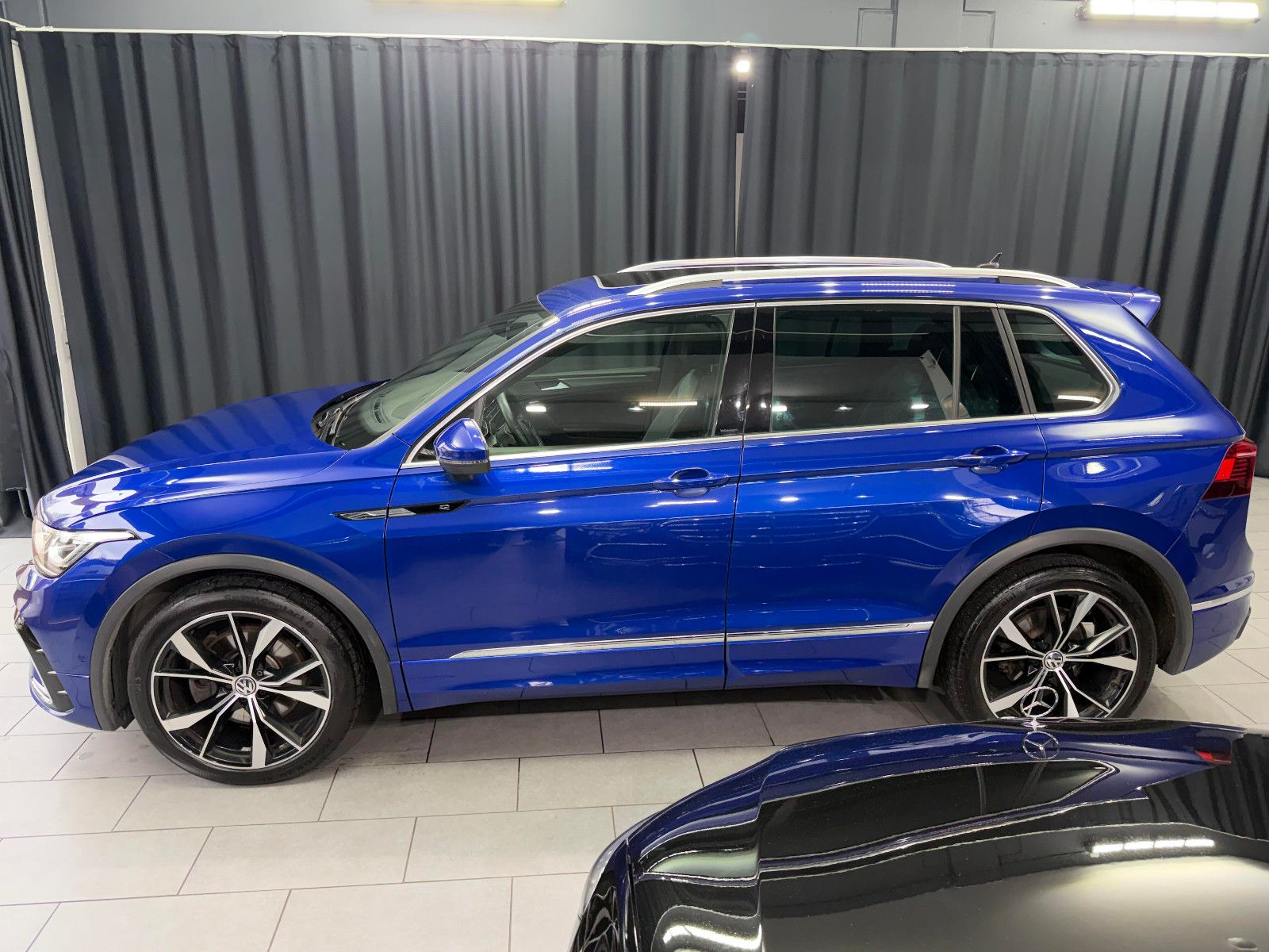 Fahrzeugabbildung Volkswagen Volkswagen Tiguan R-Line 4Motion|MATRIX|PANO|AHK