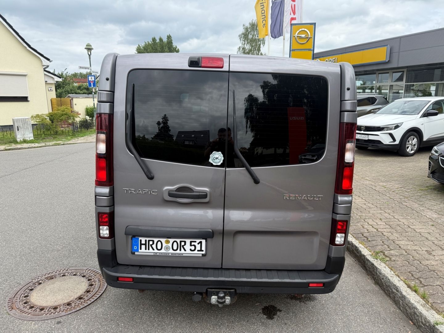 Fahrzeugabbildung Renault Trafic Life L2H1 - 9 Sitze + Rückfahrkamera