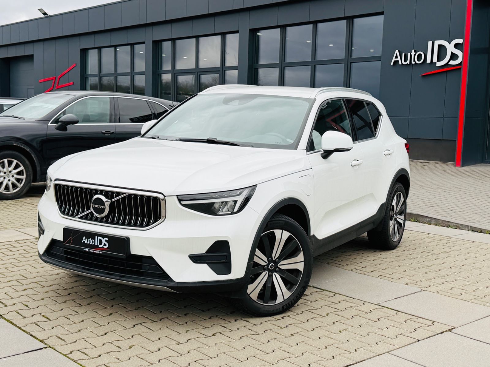 Volvo XC40 Core Recharge Plug-In Hybrid Standheizung foto 9
