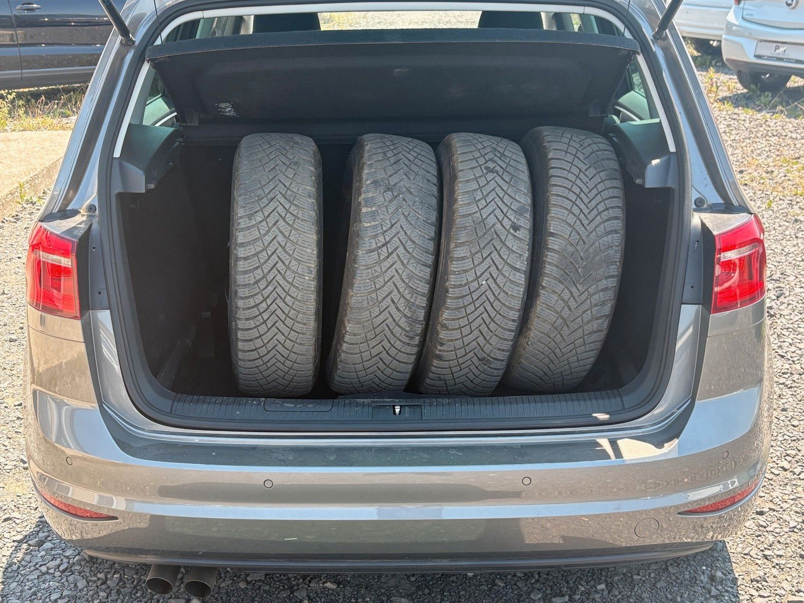 Fahrzeugabbildung Volkswagen Golf Sportsvan 2.0 TDI VII Lounge Xenon AHK ACC