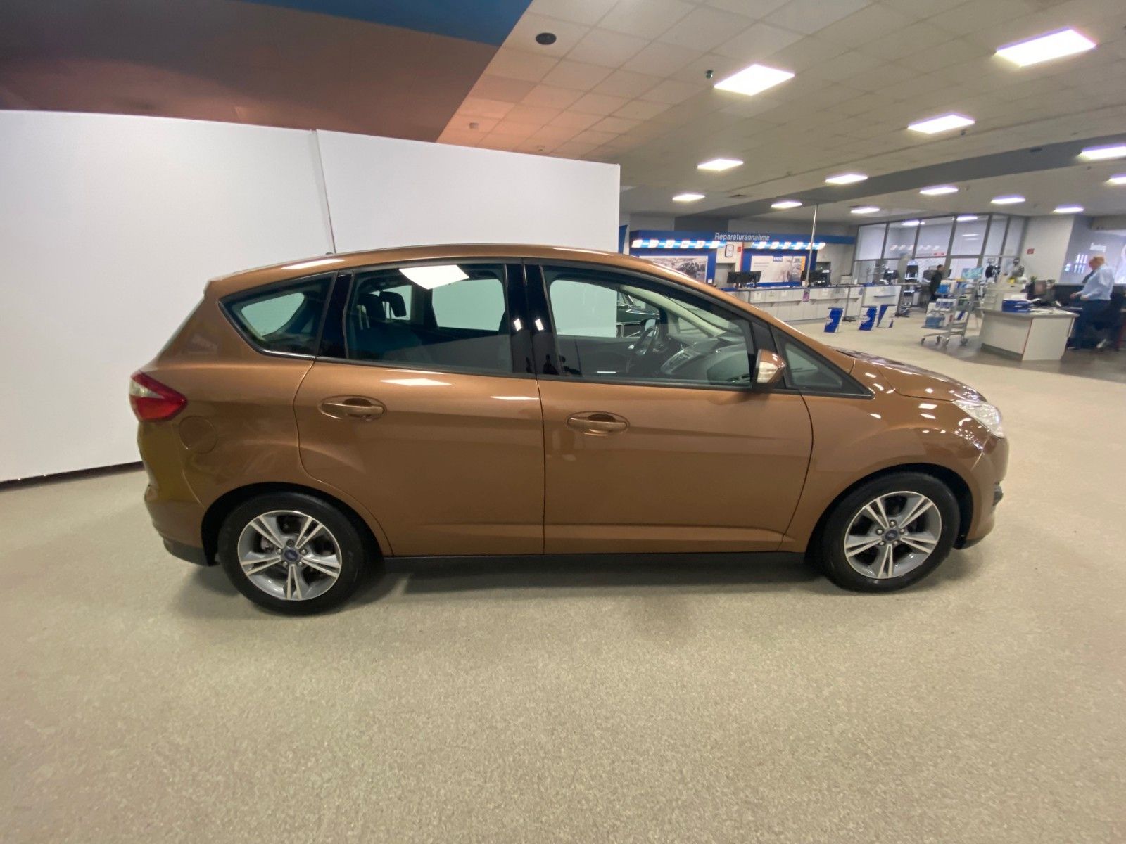 Fahrzeugabbildung Ford C-Max 1.0 EcoBoost SYNC Edition+AHK+NAVI+PDC+ALU