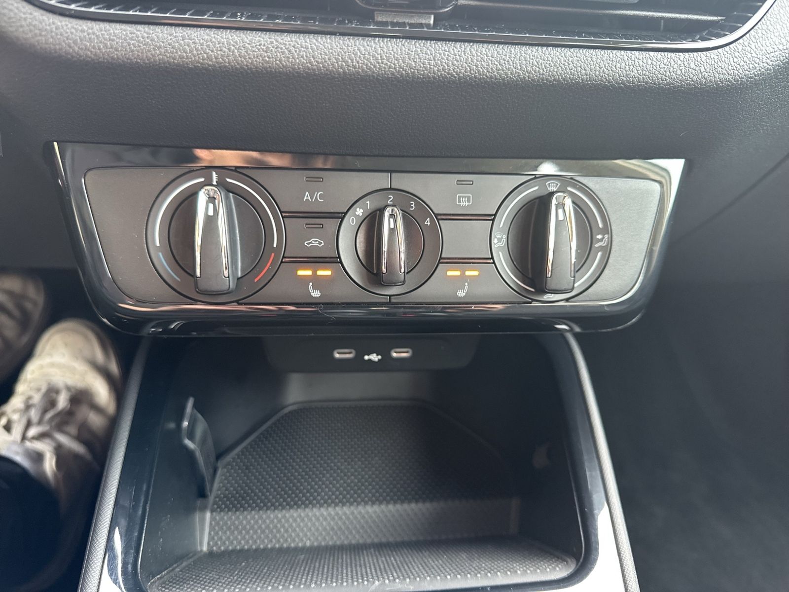 Fabia Essence 1.0 TSI, Sithzg, PDC, Bluetooth 5-