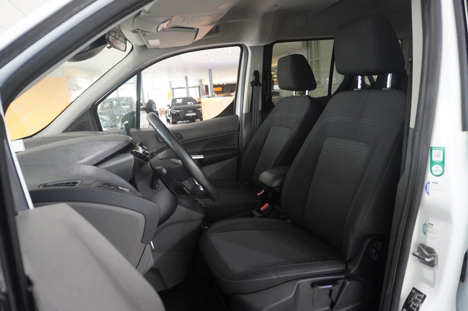 Fahrzeugabbildung Ford Tourneo Connect 1.5D TREND 5-SITZ NAVI/KAMERA