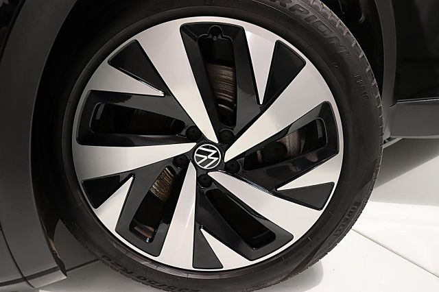 ID.4 Pro Performance ACC KAMERA NAVI PARKASSIST