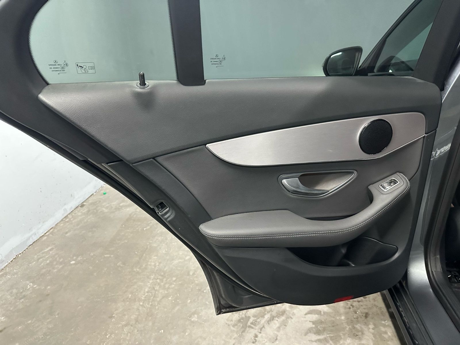 Fahrzeugabbildung Mercedes-Benz C 200  d Avantgarde*NIGHT*KAMERA*SPURH*TEMPO*NAV
