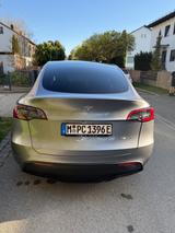 Tesla Model Y Long Range Dual Motor AWD Long Range - Tesla Model Y in München