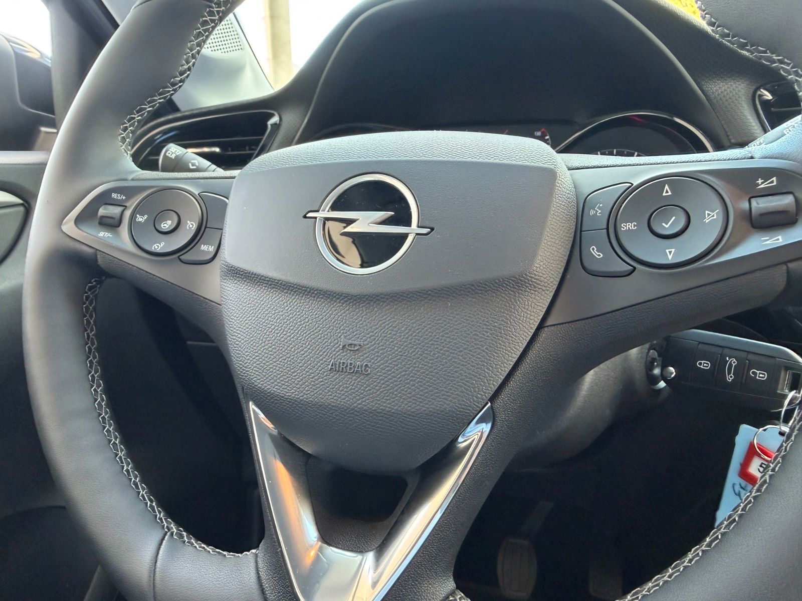 Fahrzeugabbildung Opel Corsa F Edition 100PS PDC/Allwetter/SHZ!