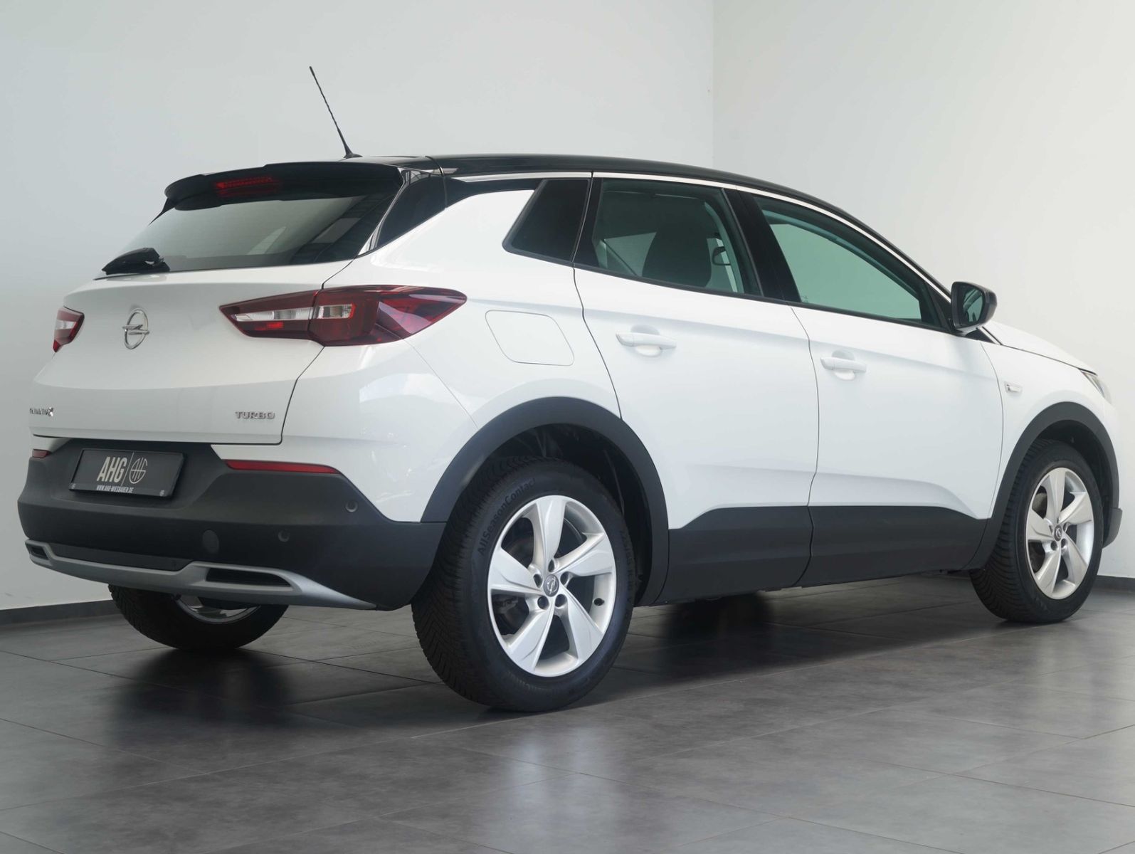 Fahrzeugabbildung Opel Grandland (X) 1.2 Turbo Innovation CARPLAY/AHK