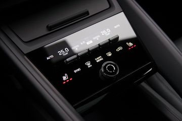 Porsche Macan 4*ACC,AHK,PANO,BOSE,Head-Up,Beifahrerdisp*