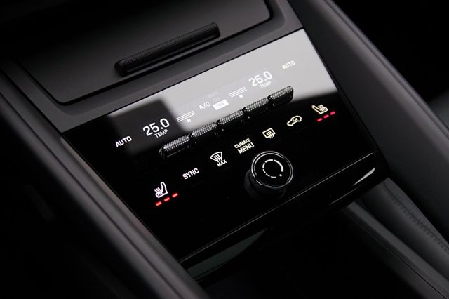 Porsche Macan 4*ACC,AHK,PANO,BOSE,Head-Up,Beifahrerdisp*