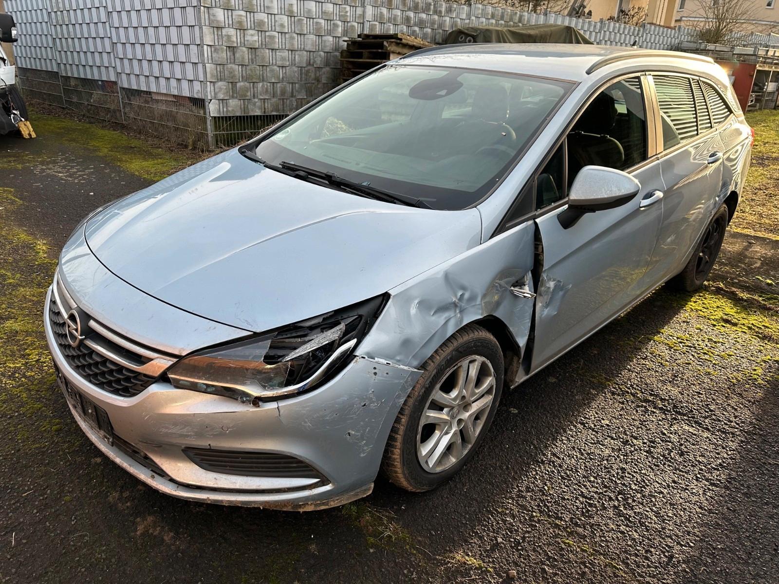 Opel Astra ST 1.6 Diesel 81kW UNFALL !