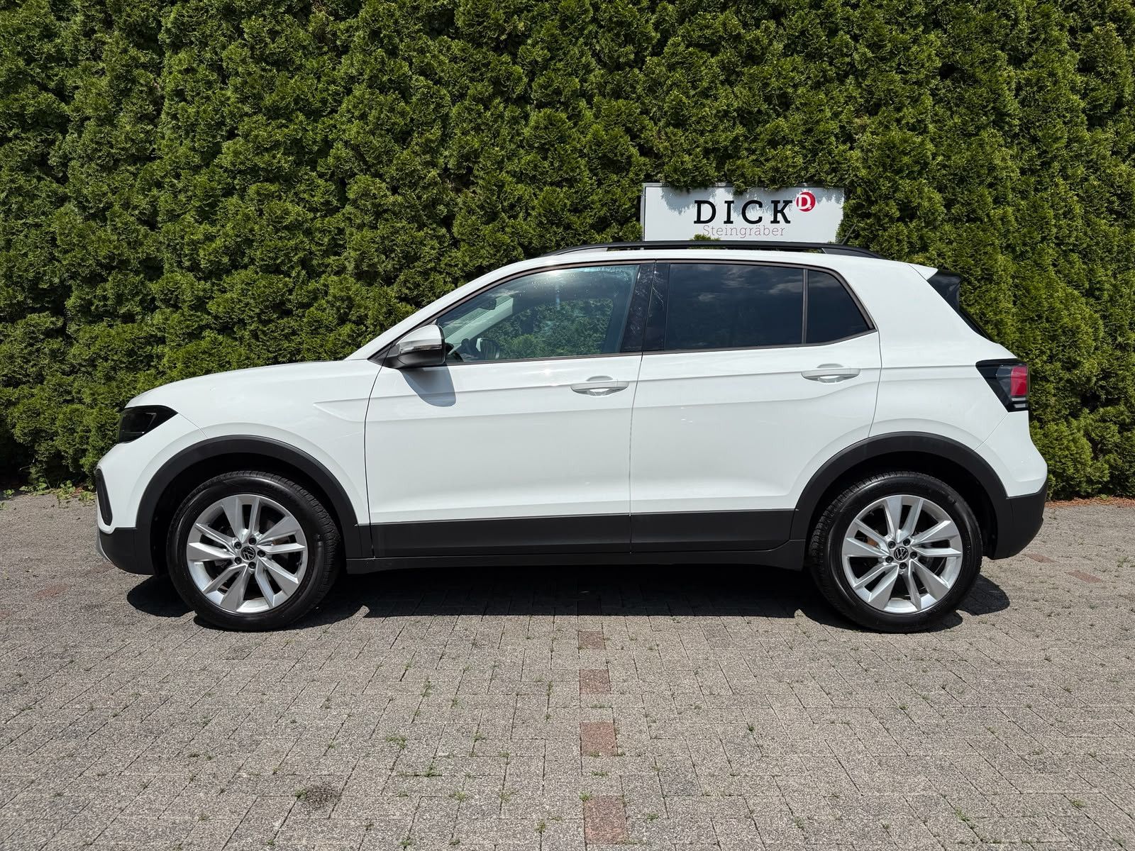 Fahrzeugabbildung Volkswagen T-Cross 1.0 TSI DSG Life LED+KAM+ACC+CARPL+SHZ+