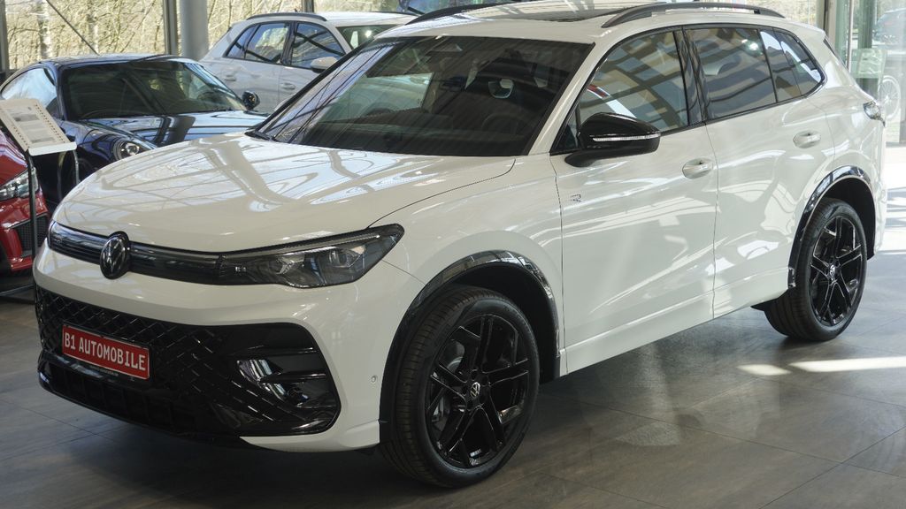 Volkswagen Tiguan 2.0 TDI 4M2x R-Line*STHZ*AHK*PANO*HEAD-UP