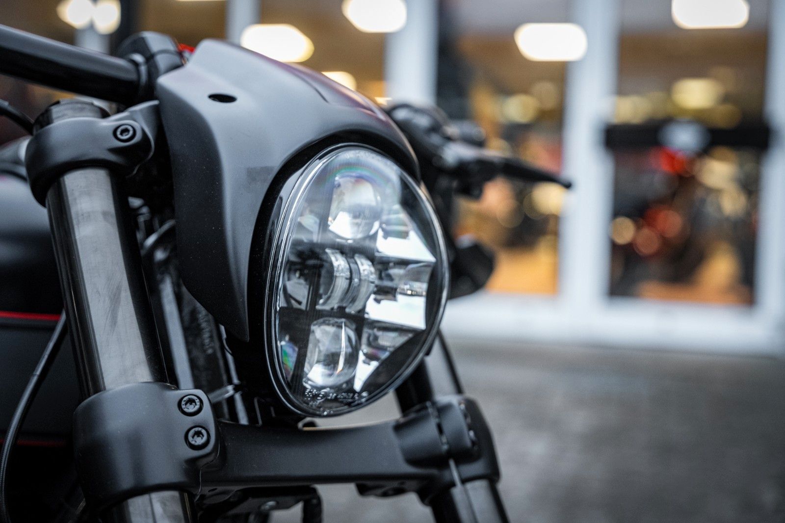 Fahrzeugabbildung Harley-Davidson Breakout DARKSIDE FXBR 117 MY24 -JEKILL&HYDE-