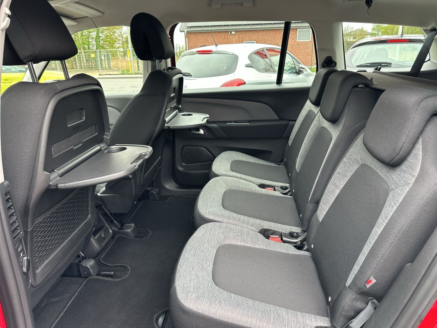 Fahrzeugabbildung Citroën Grand C4 Space Tourer Feel PureTech 130 1.2 AHK-