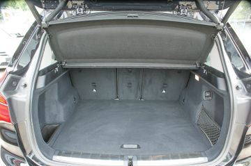Fahrzeugabbildung BMW X1 xDrive20 dA Sport Line LED AHK NAVI 1.HAND