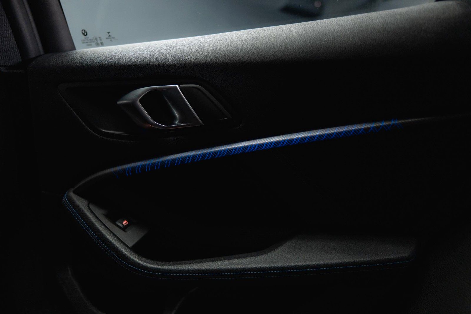Fahrzeugabbildung BMW 118i M Sport Twin-Turbo Shadow Line *LED*DAB*