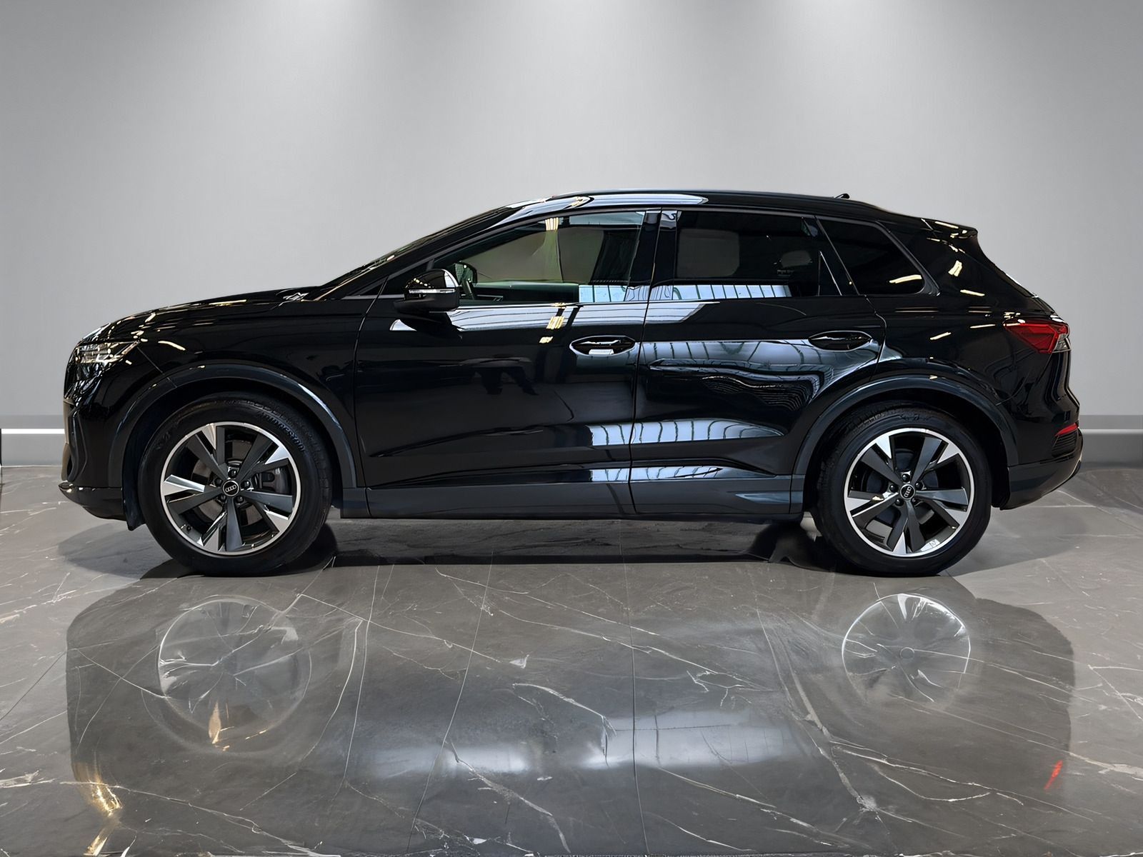Audi Q4 e-tron 45 quattro S-LINE LEDER AHK foto 5