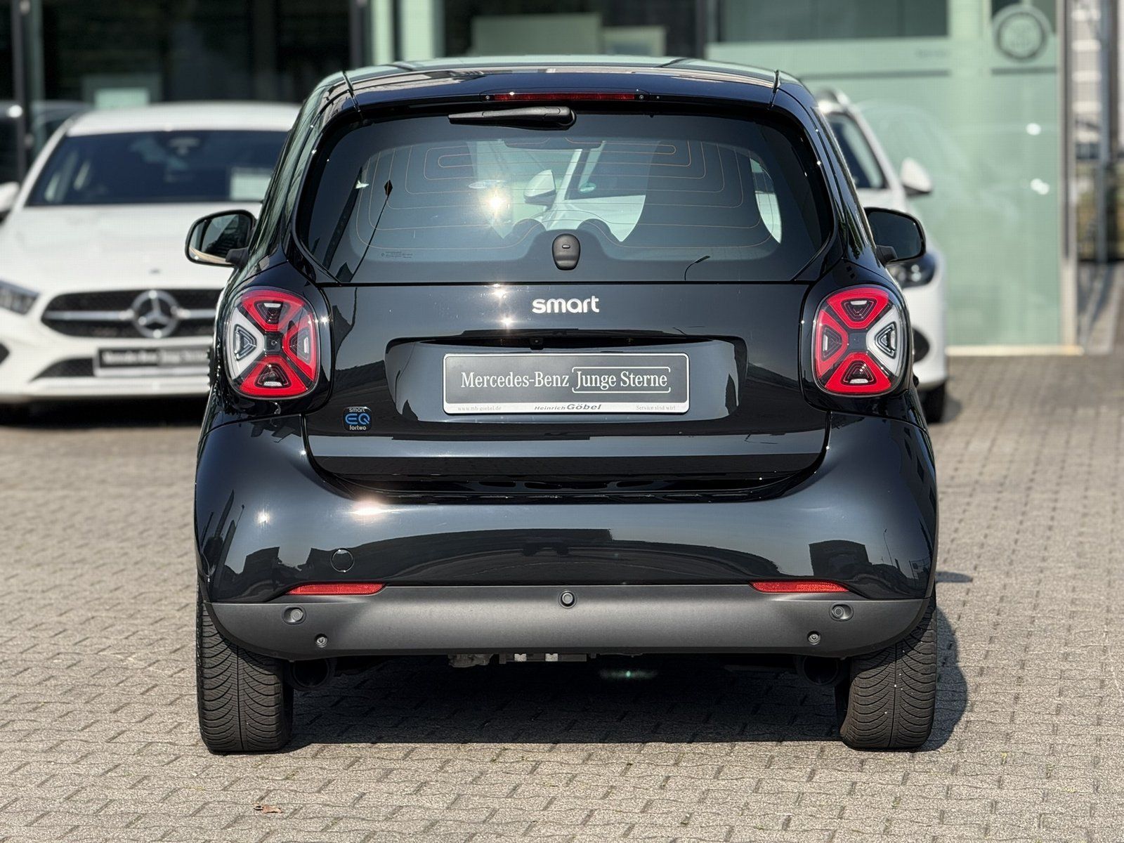 Fahrzeugabbildung Smart SMART EQ FORTWO*PANO*AMBIENTE*KAMERA*LED*PDC