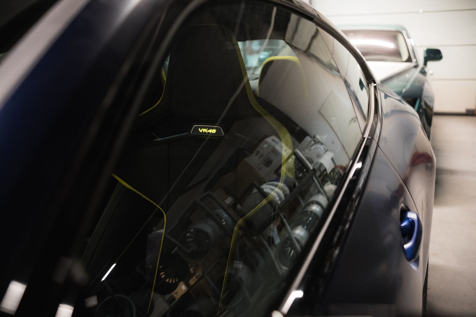 Fahrzeugabbildung BMW M4 Coupe CS "VR 46" - Sonderleder-Keramikbremse