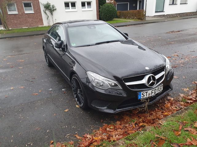 Mercedes-Benz E 200 Coupé  CGI 7G Tronic Navi Pano