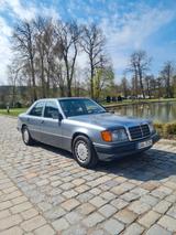 Mercedes-Benz E 300 - gebrauchte Mercedes-Benz E 300 aus dem Jahr 1990