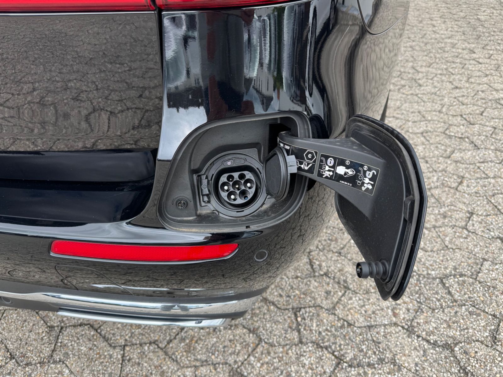 Fahrzeugabbildung Mercedes-Benz E 300 de/Plug-in/Leder/Ambiente/LED/360°Cam/SHZ/