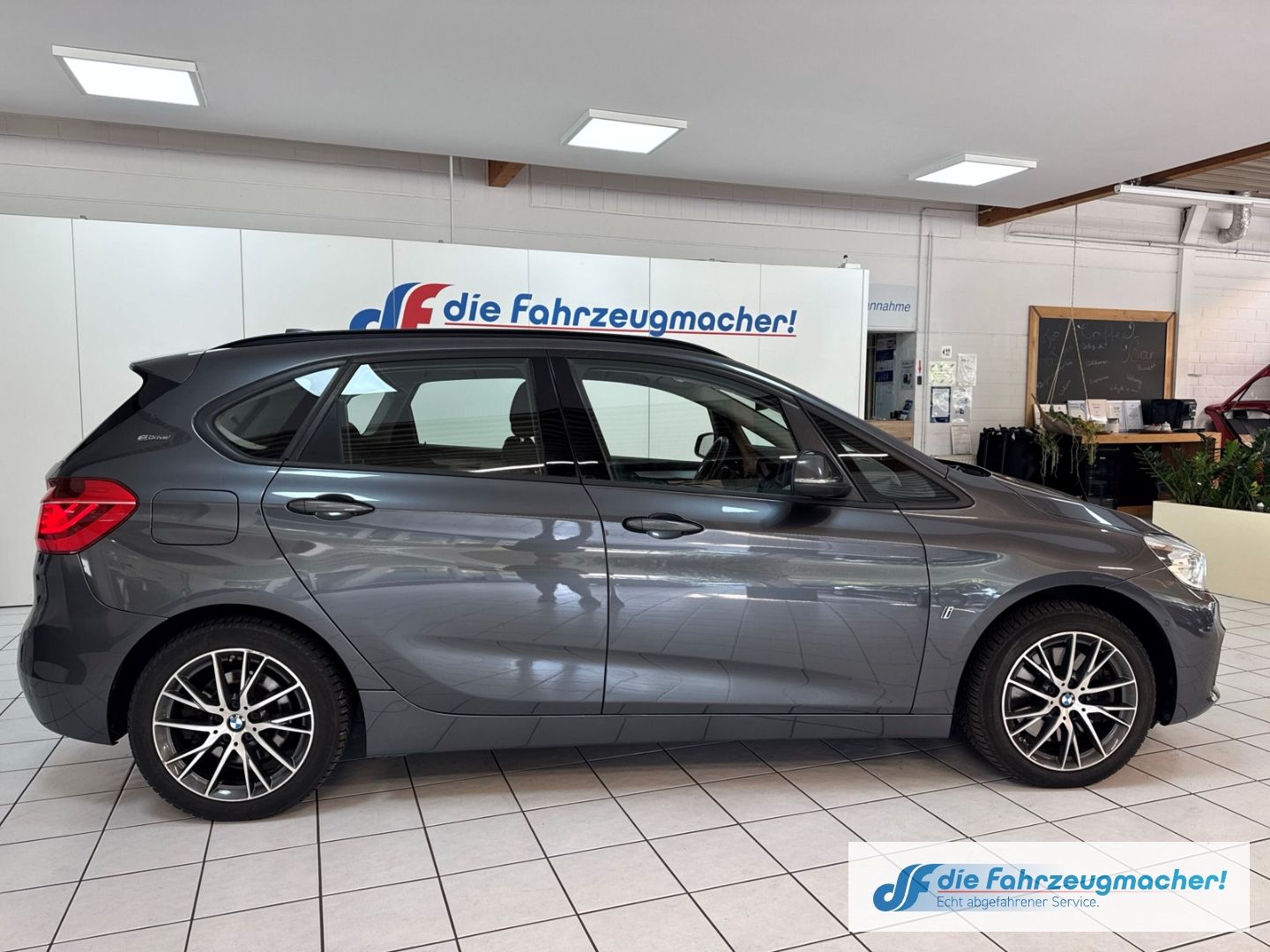 Fahrzeugabbildung BMW 225 xe Advantage Active Tourer 225xe iPerformanc