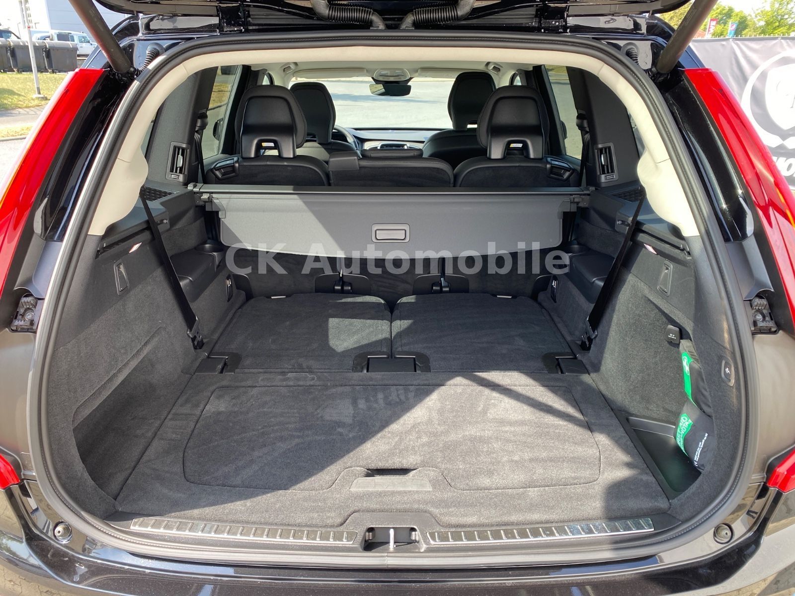 Fahrzeugabbildung Volvo XC90 T8 Core Recharge Plug-In Hybrid AWD/7 Sitze