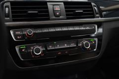 BMW 118 i Urban Line*CAM*LED*LEDER*SHZ*NAVI*TEMPOMAT