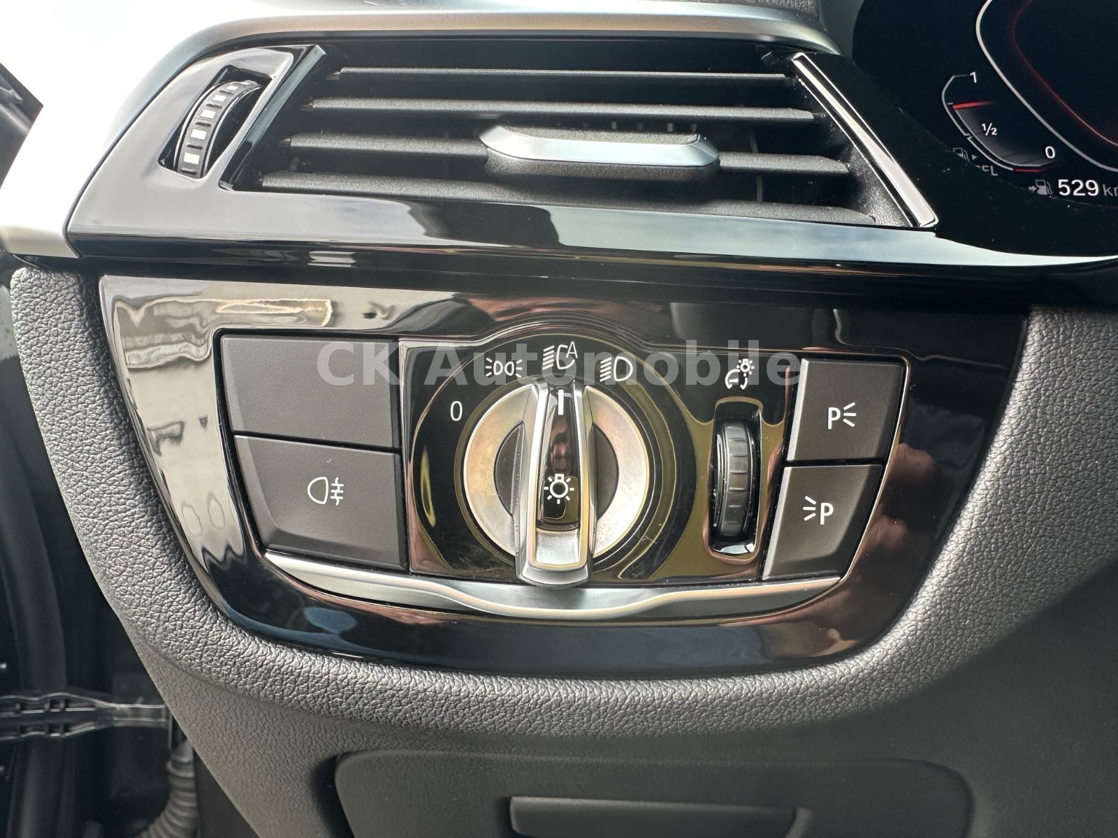 Fahrzeugabbildung BMW 520dxDrive Touring M-Sport/Laser/Head-Up/ACC/AHK